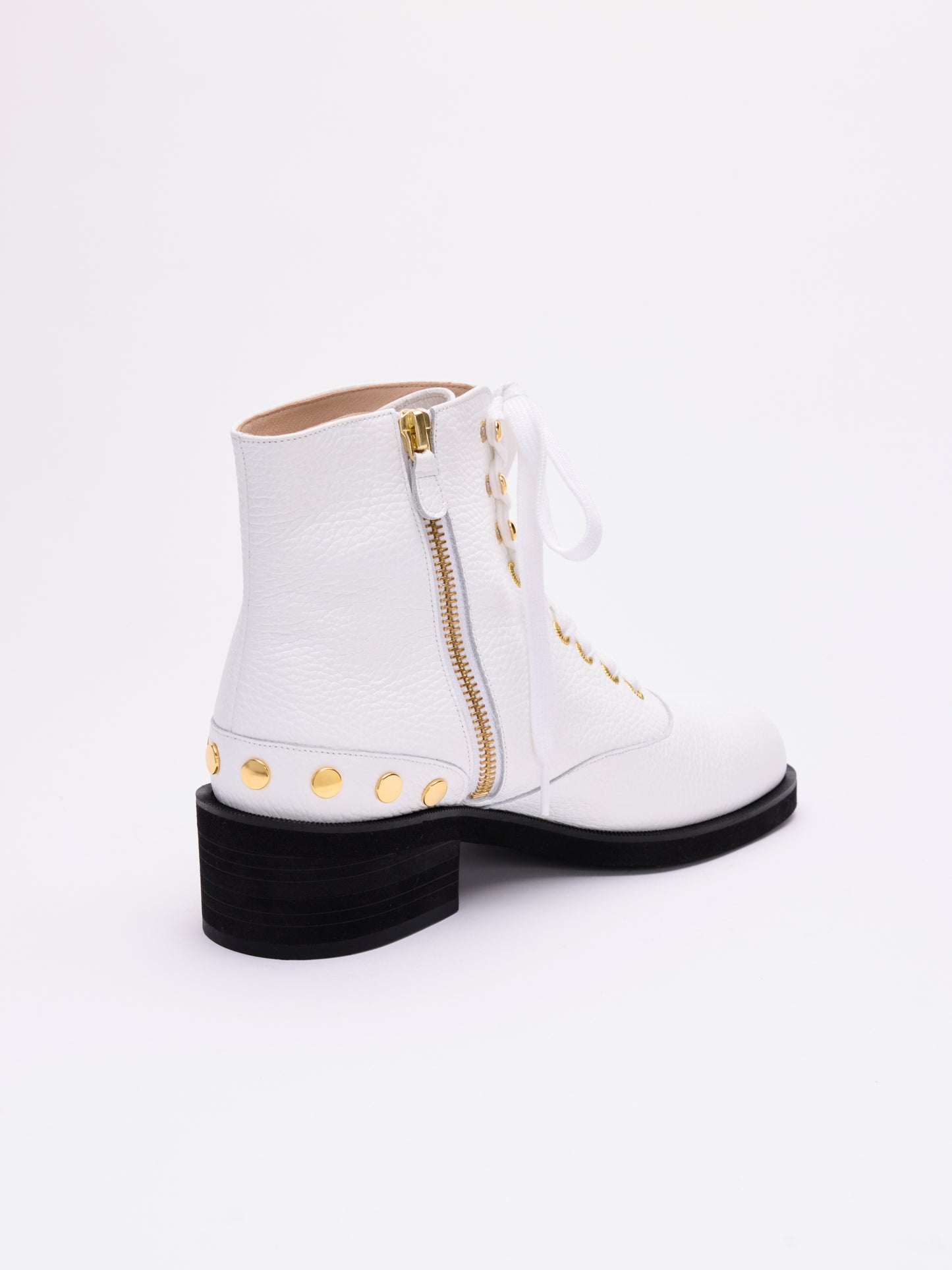 HIKARU | White