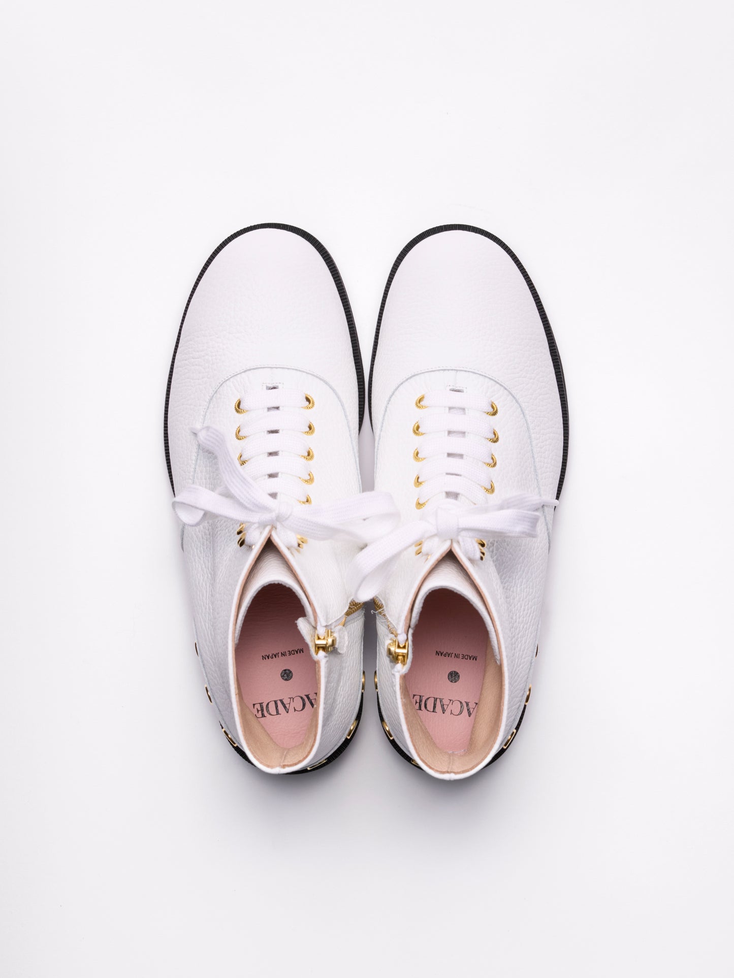 HIKARU | White