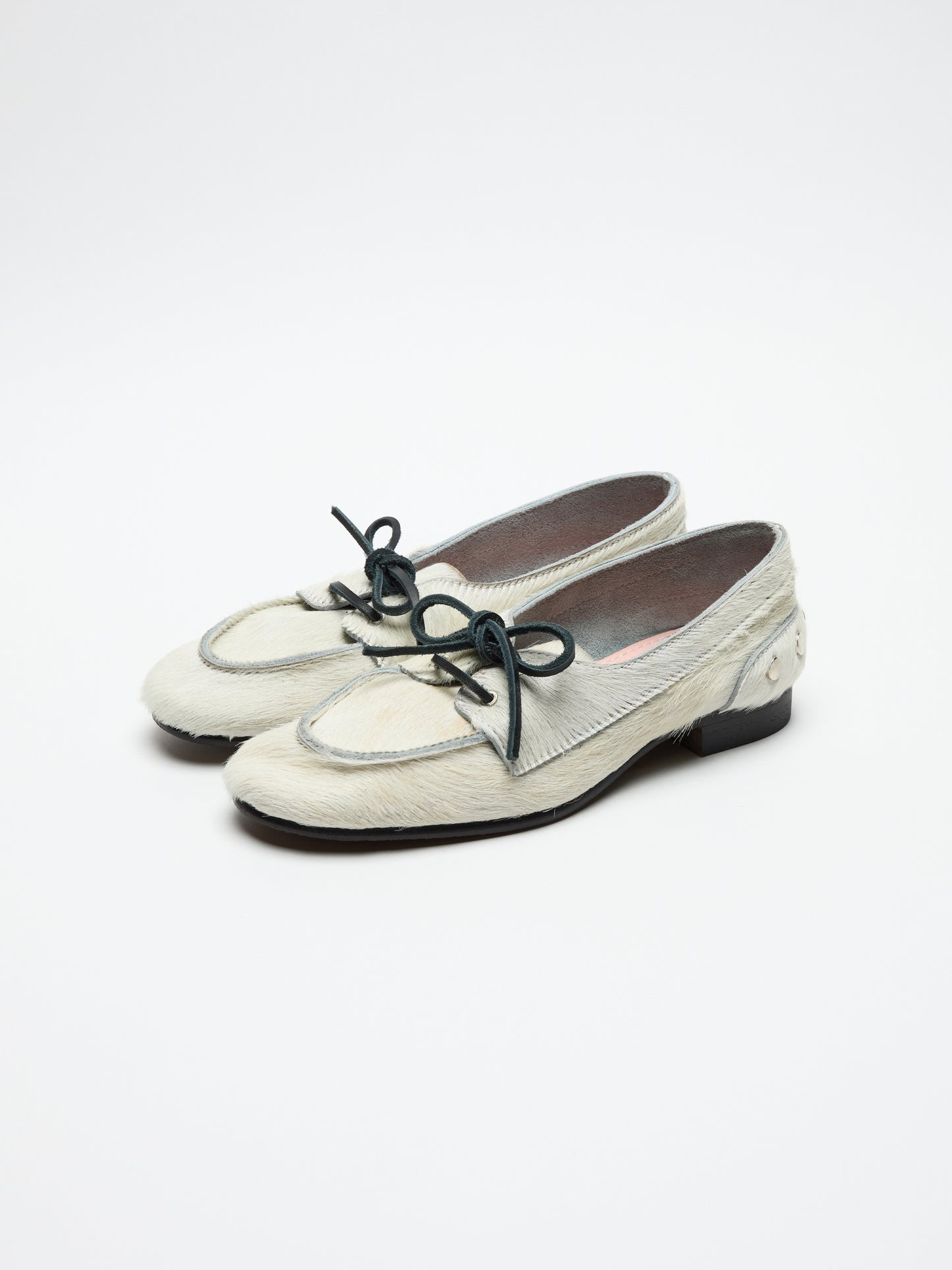MOKA | White